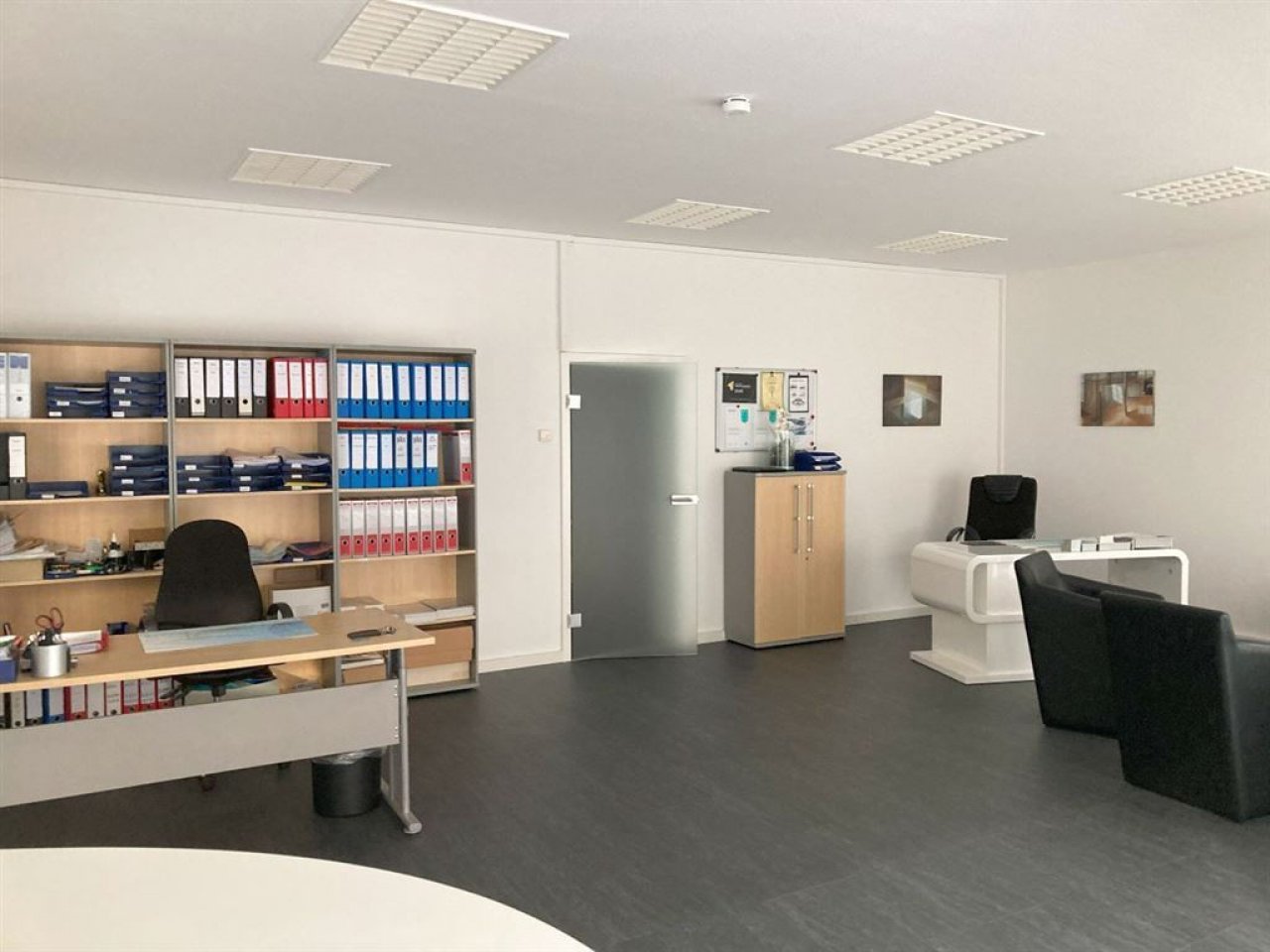 ganzes Büro ganzes Büro